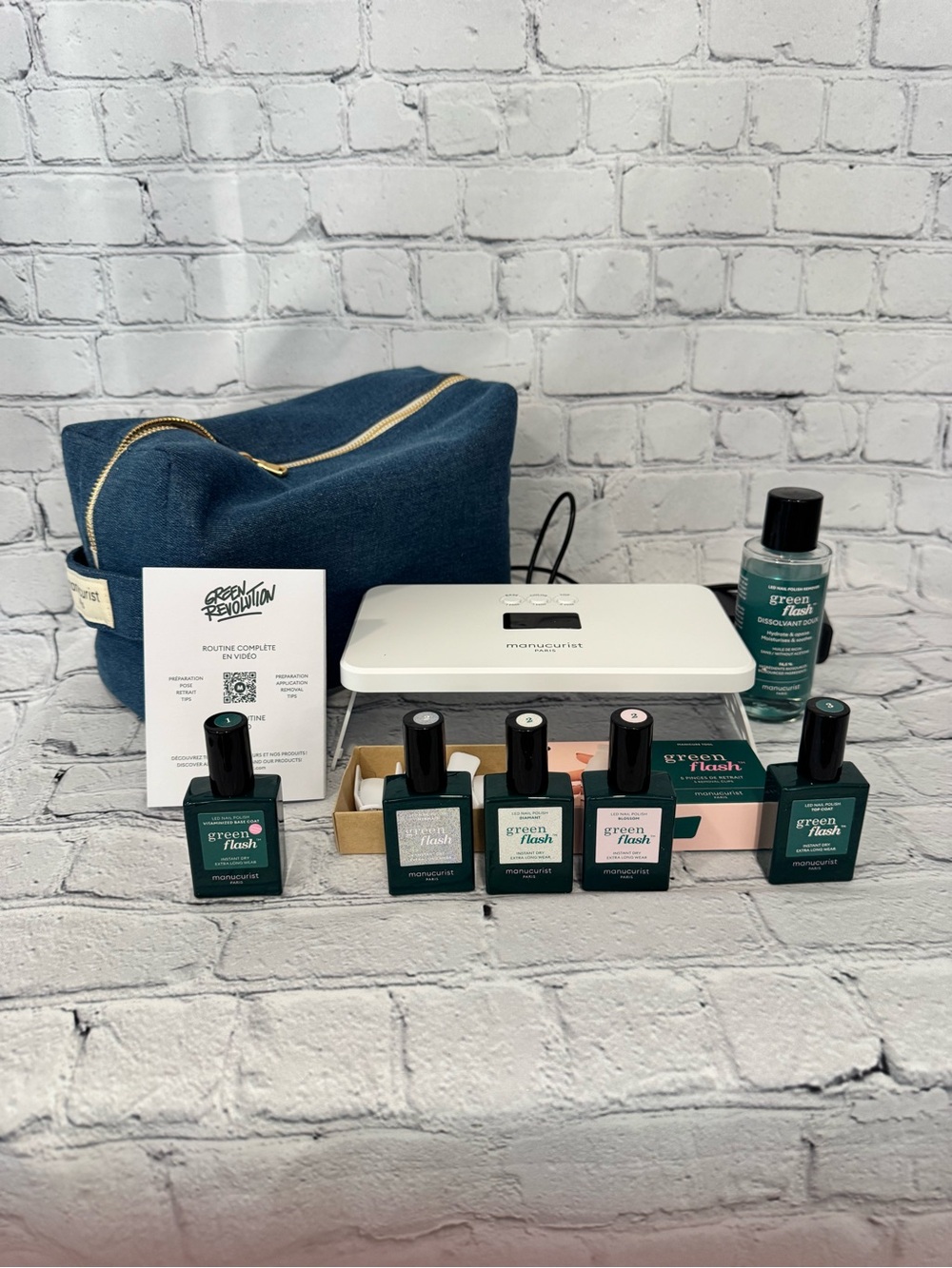 Green Flash Gel Polish Kit with 3 gel polish Bottles and UV Lamp - Revolution